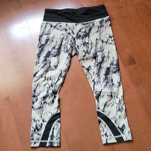 Lululemon Marbled Capris